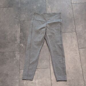 Athleta Ultimate Capri Stash Pocket 7/8 Tight S